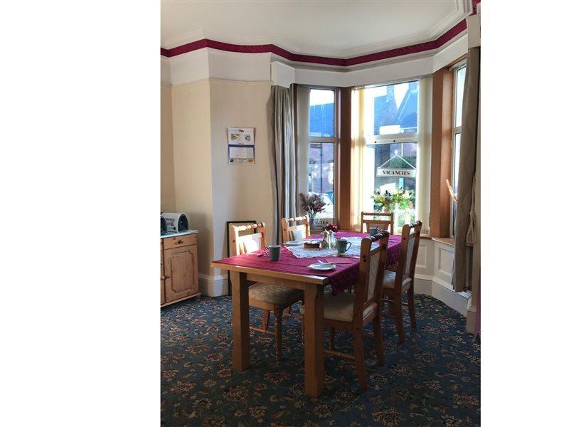אינברנס Cedar Villa Guest House מראה חיצוני תמונה