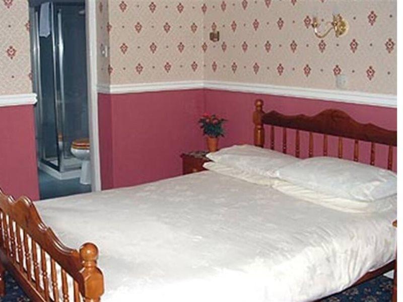 אינברנס Cedar Villa Guest House מראה חיצוני תמונה