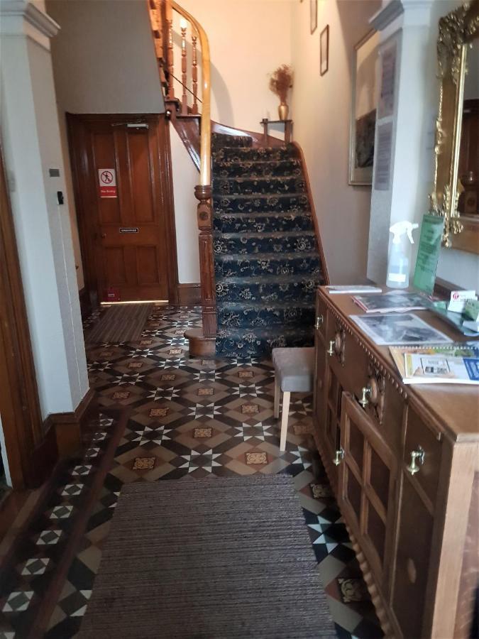 אינברנס Cedar Villa Guest House מראה חיצוני תמונה